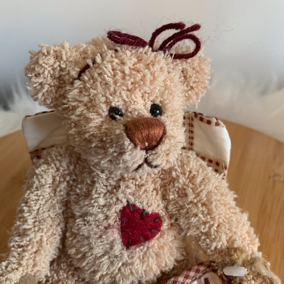 GANZ (9) Beige and Red Stuffed Bear with Heart - Picture 5 of 10